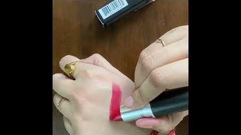 Review of MAC Ruby woo and Please me lipstick