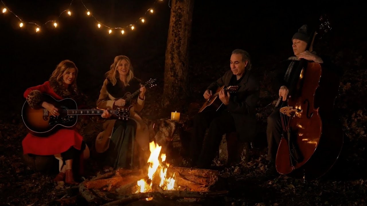 Silent Night - Sisters Wade Revival (OFFICIAL MUSIC VIDEO)