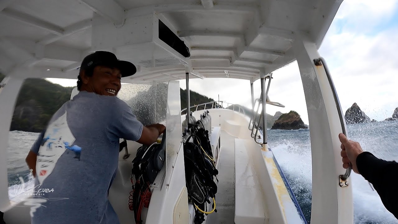 Crazy Boat Ride in Belongas - YouTube