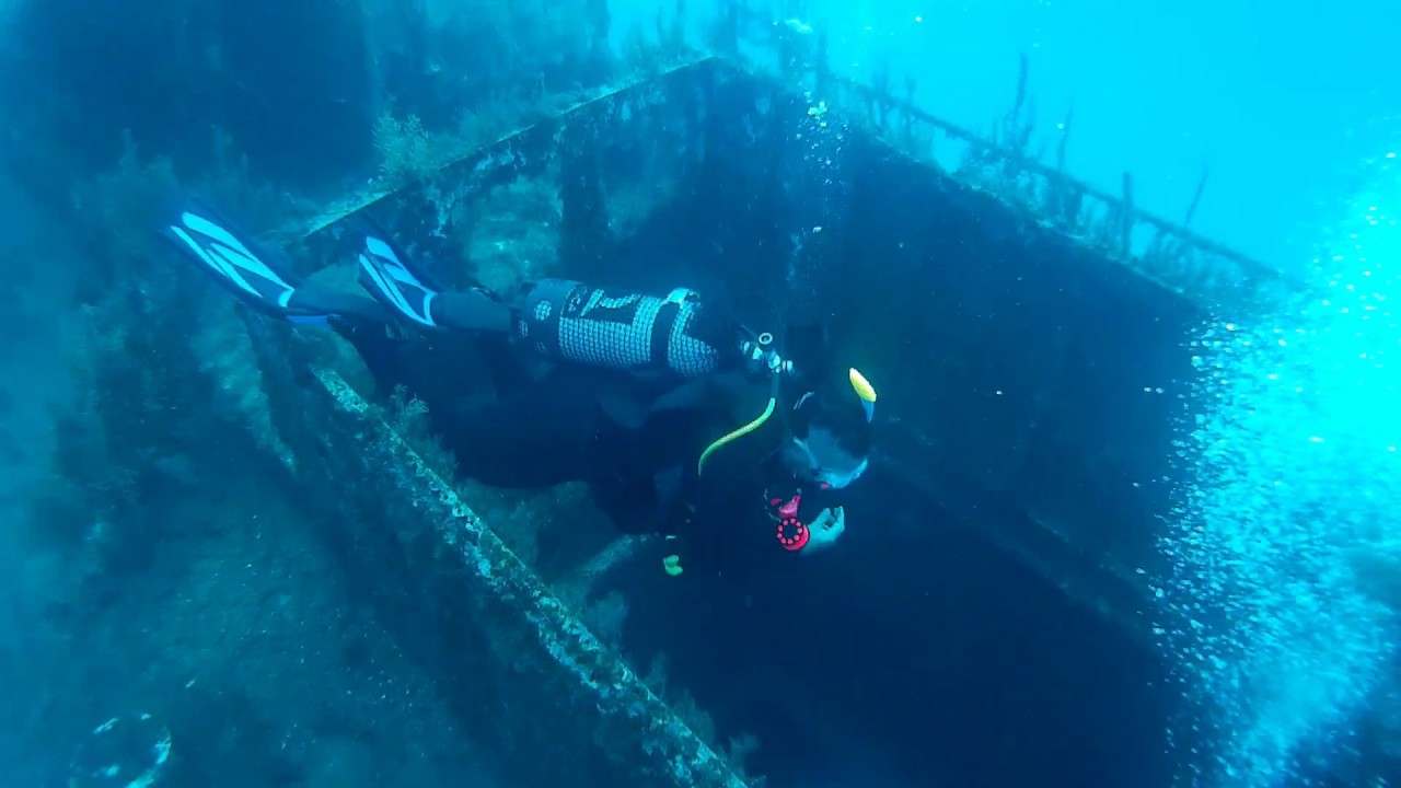 Scuba diving the wreck of the P29 in Mlata