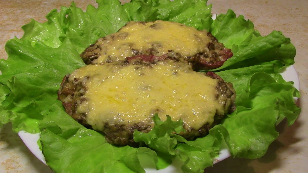 Мясо, запеченное с грибами и сыром. Замечательное блюдо для праздничного  стола.
