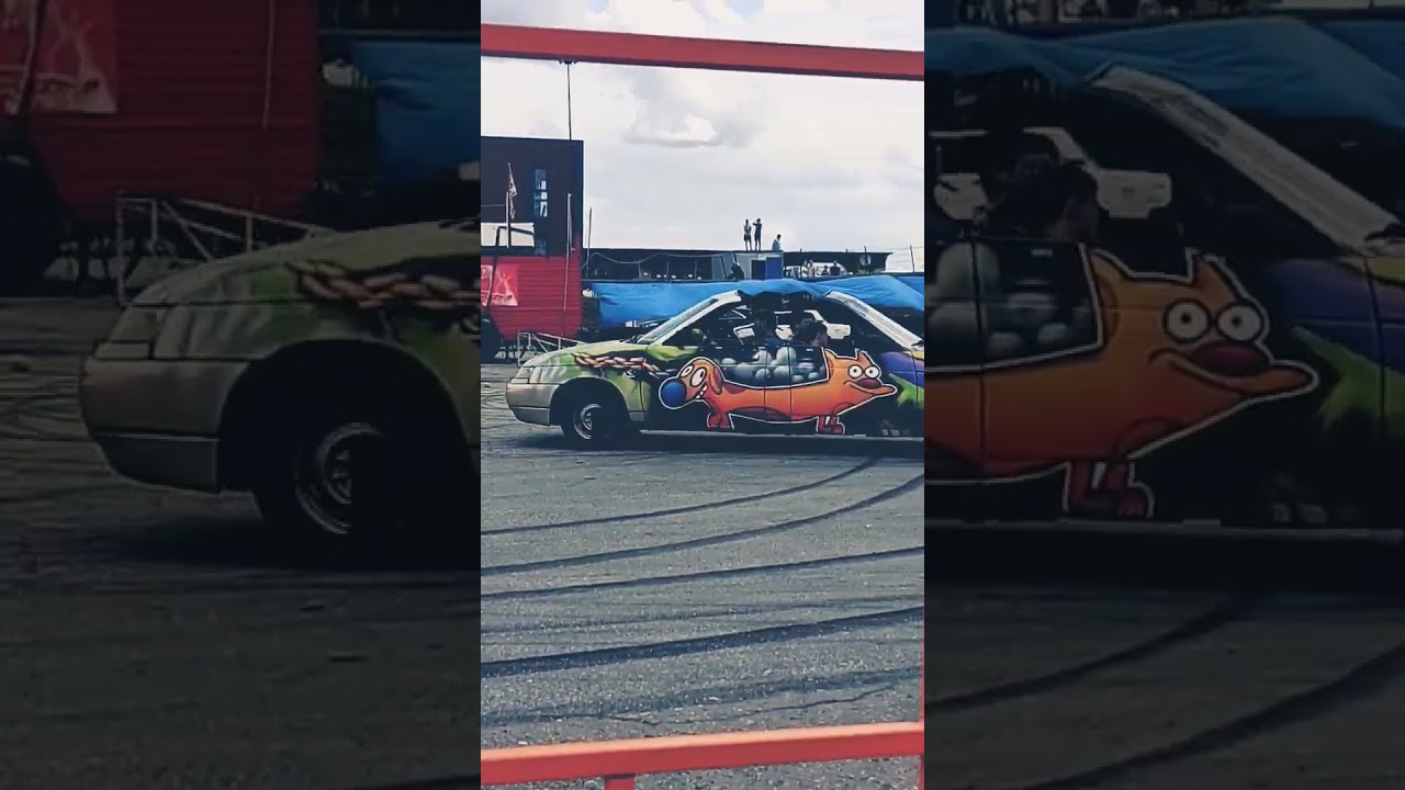 Машина Котопес ( Едет патруль прямо за нами) 