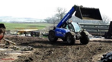 Loading the Muck from Pit. - New Holland Loader.