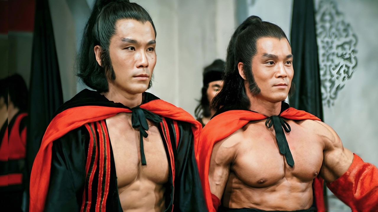 毛头小子看似呆头呆脑，其实是江湖顶尖杀手，却被让店小二轻松拿捏！一口气看完郭追、江生、王力、鹿峰、龙天翔、林秀君等主演的经典邵氏电影 《铁旗门》