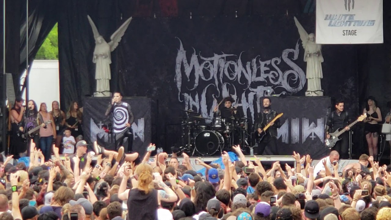 Motionless in White Voices 2018 Dallas,TX Warped Tour YouTube