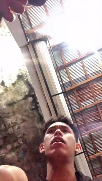 story wa lagu Bertahan terluka, cover by Tiktok kayez.