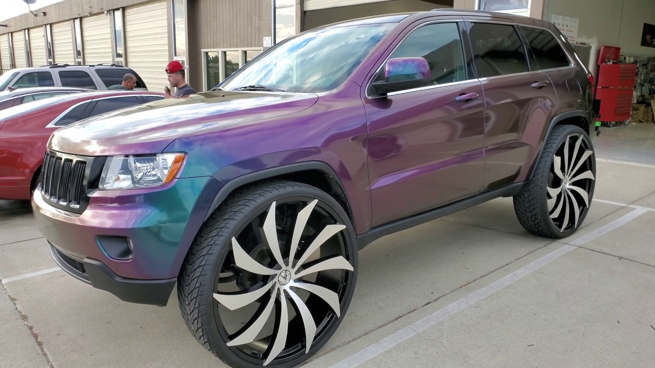 Chameleon wrapped Jeep grand Cherokee on 33s !!!! - YouTube