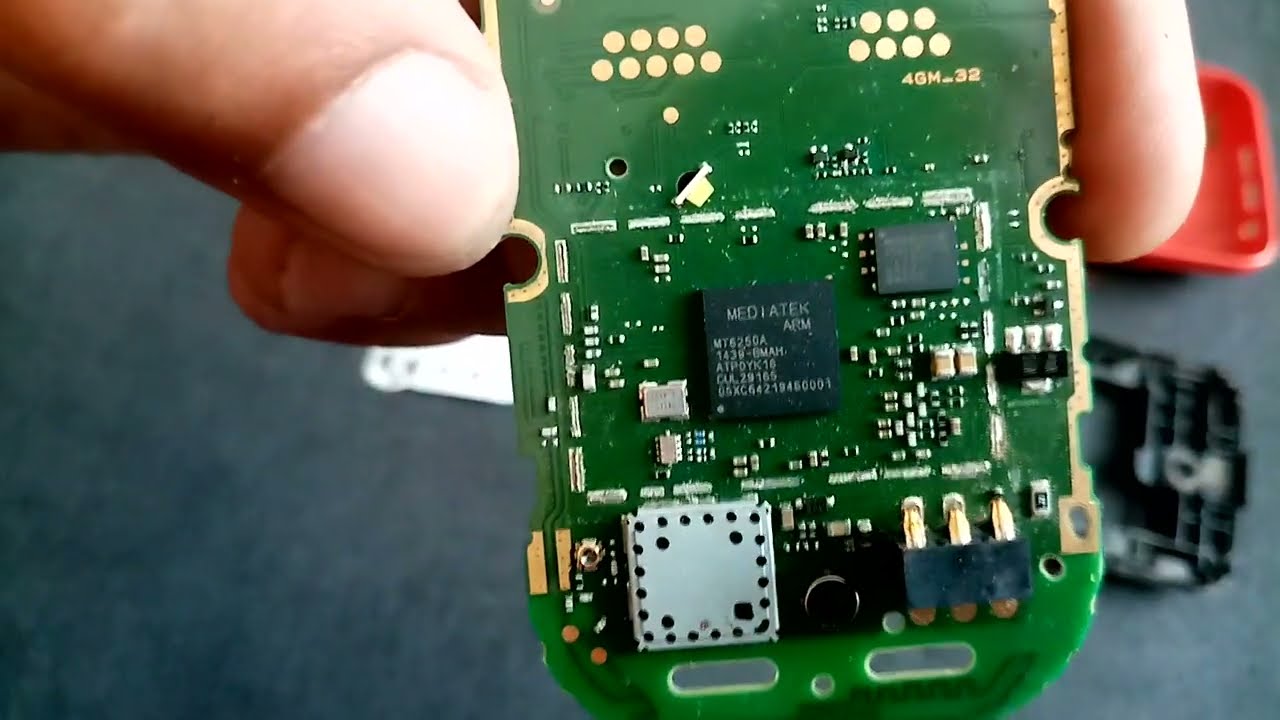 Кнопочний Nokia RM969 з золотом та платиною