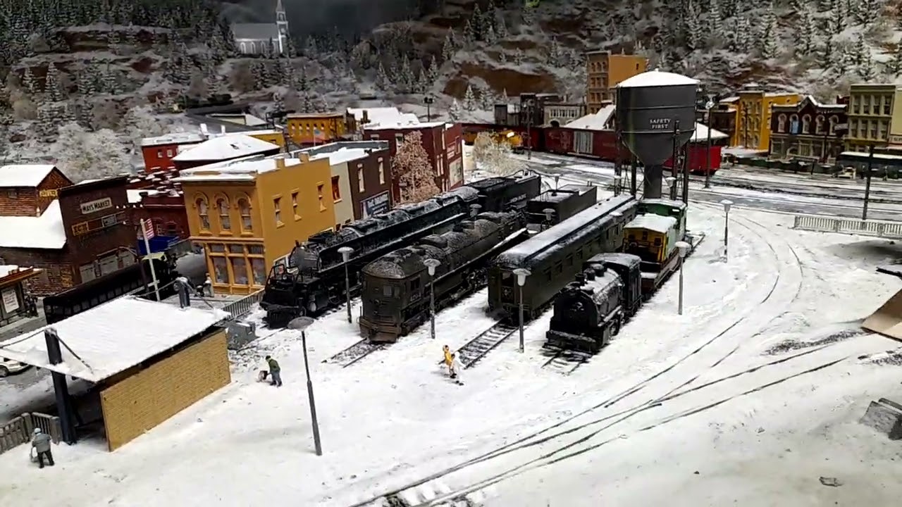 Sherman Hill at Christmas Model Railroad!