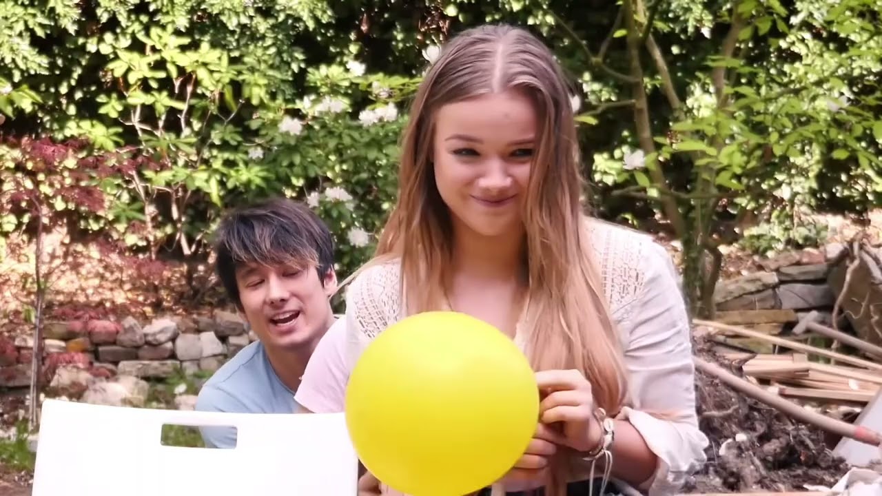 Julia Beautx gekitzelt Compilation | German influencer Tickle Compilation