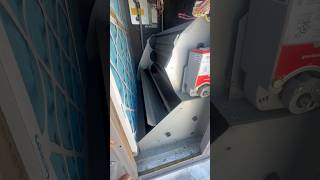 Airflow issues causing doors to open my first economize call #hvac #hvaclife #repair #trade #tech