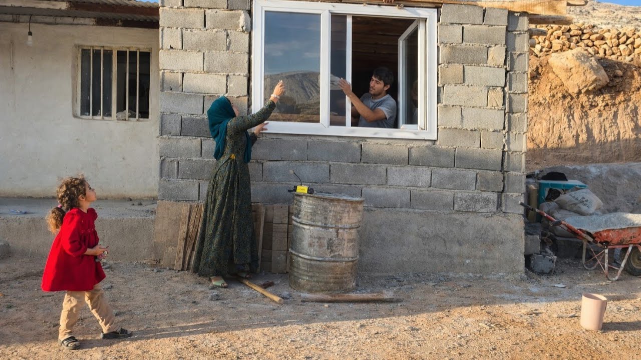 Установка окон в доме с помощью легендарной госпожи Остад Юсеф.
