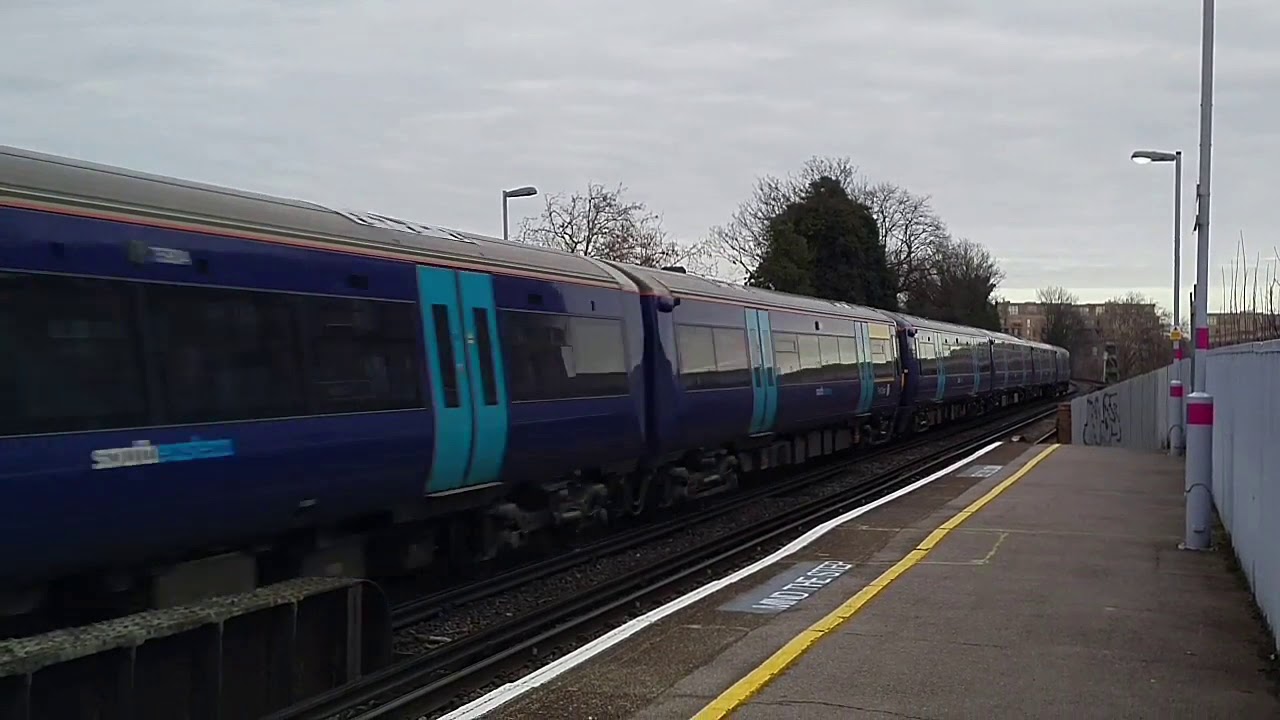 Mixed Livery SouthEastern Thameslink Peak Hour Services At Catford
