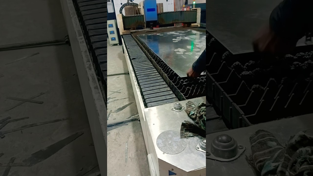 Laser cutting machine 