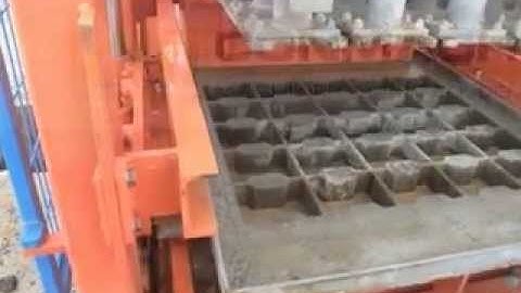 Conmach BlockKing-25FS Concrete Block and Interlock Making Machine during Paving Production