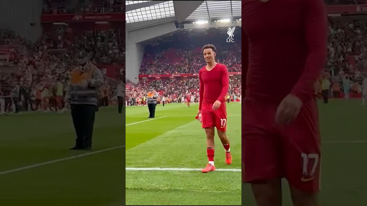 A special moment between Curtis and Harry after the match ❤️