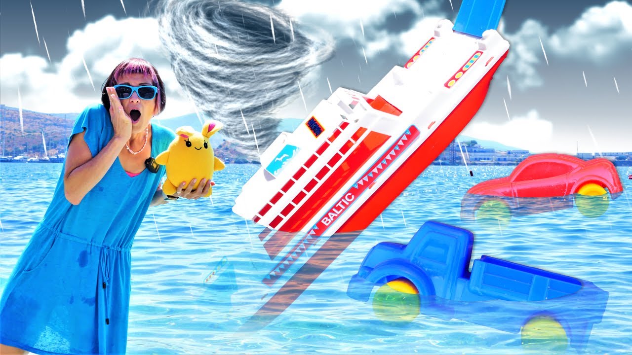 Mommy fo Lucky Full Episodes | Toys Save the Boat in the Sea & Feed Real Turtles in the Garden