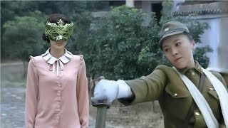 Красавица кунг-фу выгнала японскую женщину-лейтенанта, которая думала, что она сильна в кунг-фу