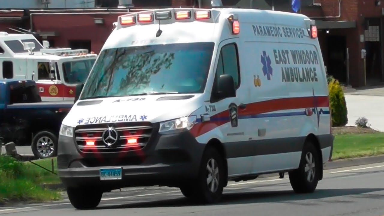 East Windsor, CT EMS Ambulance 738 & Ambulance 638 Responding YouTube