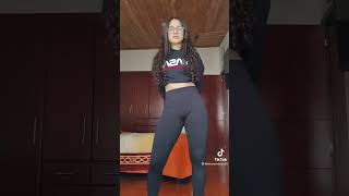 Periscope Liseli Kızdan Twerk Video Kalça Show