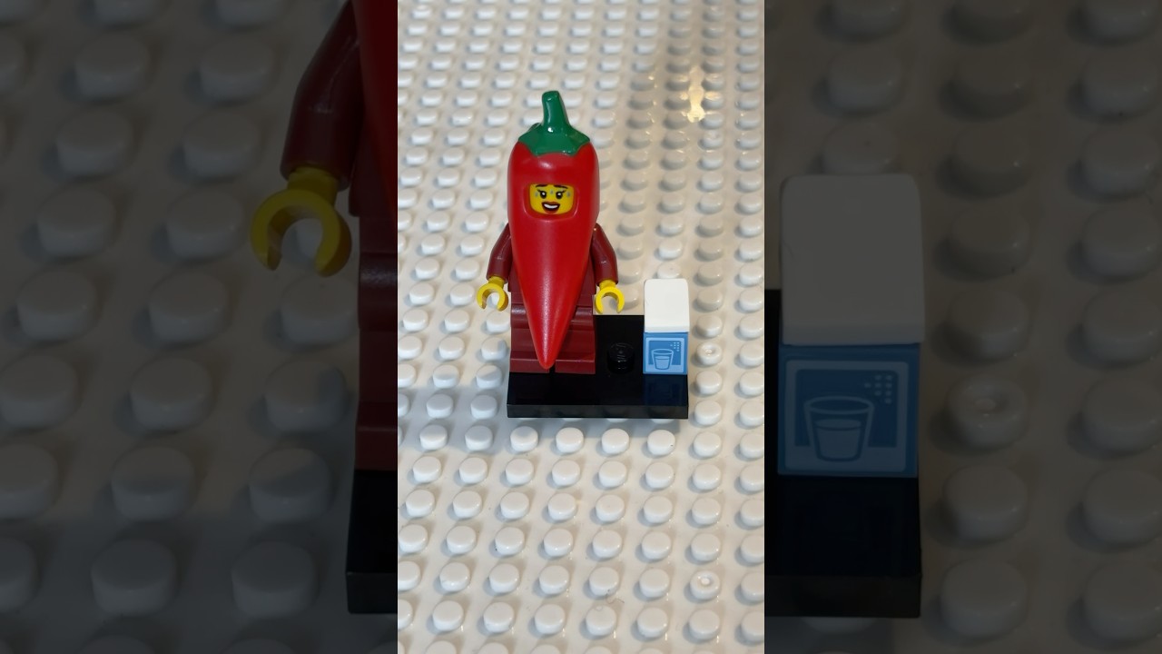Lego 71032 Series 22 Chili Costume Fan