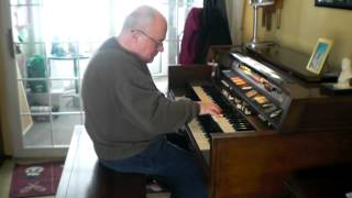 Video thumbnail of "Mike Reed plays "Piano Man" on the Hammond Organ"