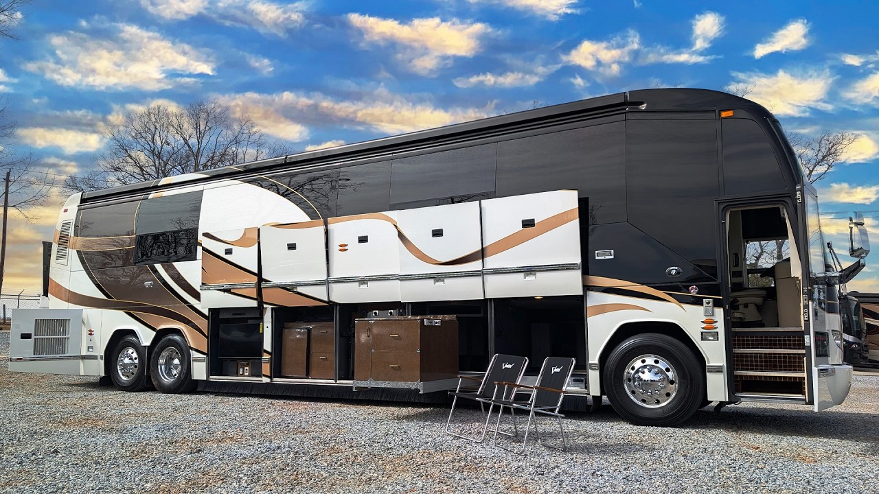 One of the last Pre-Def Bath and a half Prevost Motorhomes ever built for $699k!!!