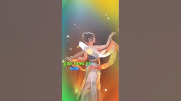 Tang Yi performed a beautiful spinning dance for the audience.