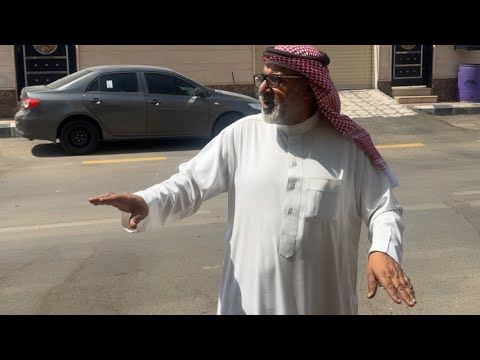مواطن لا يسمع ولا يتكلم لكنه حول منزله إلى مجلس مفتوح يومي ا لضيوفه وجيرانه في حائل