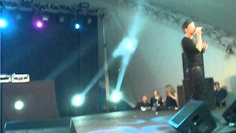 Example - Changed the Way You Kissed Me Live at Roehampton