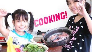 เด็กๆทำอาหารต้มยำปลานิลจ้าCooking!料理に挑戦！