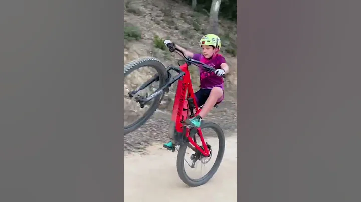 TALENTED KID | wheelie with my father’s e-bike  #ebike #specialized #turbolevo #bike #show #shorts - DayDayNews