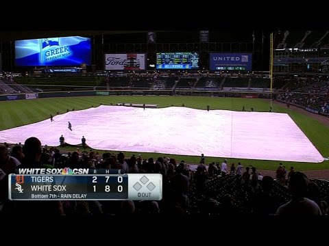 DET@CWS: Tarp comes out on U.S. Cellular Field in 7th