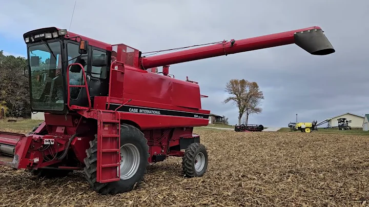 1994 Case IH 1644 Axial-Flow Combine - Selling on BigIron Auctions - Nov. 29, 2023
