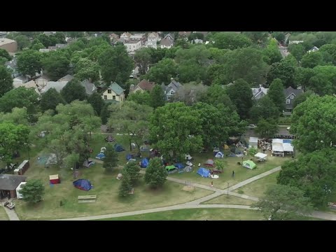 Video: Kuros Mineapolisas parkos ir bezpajumtnieku nometnes?