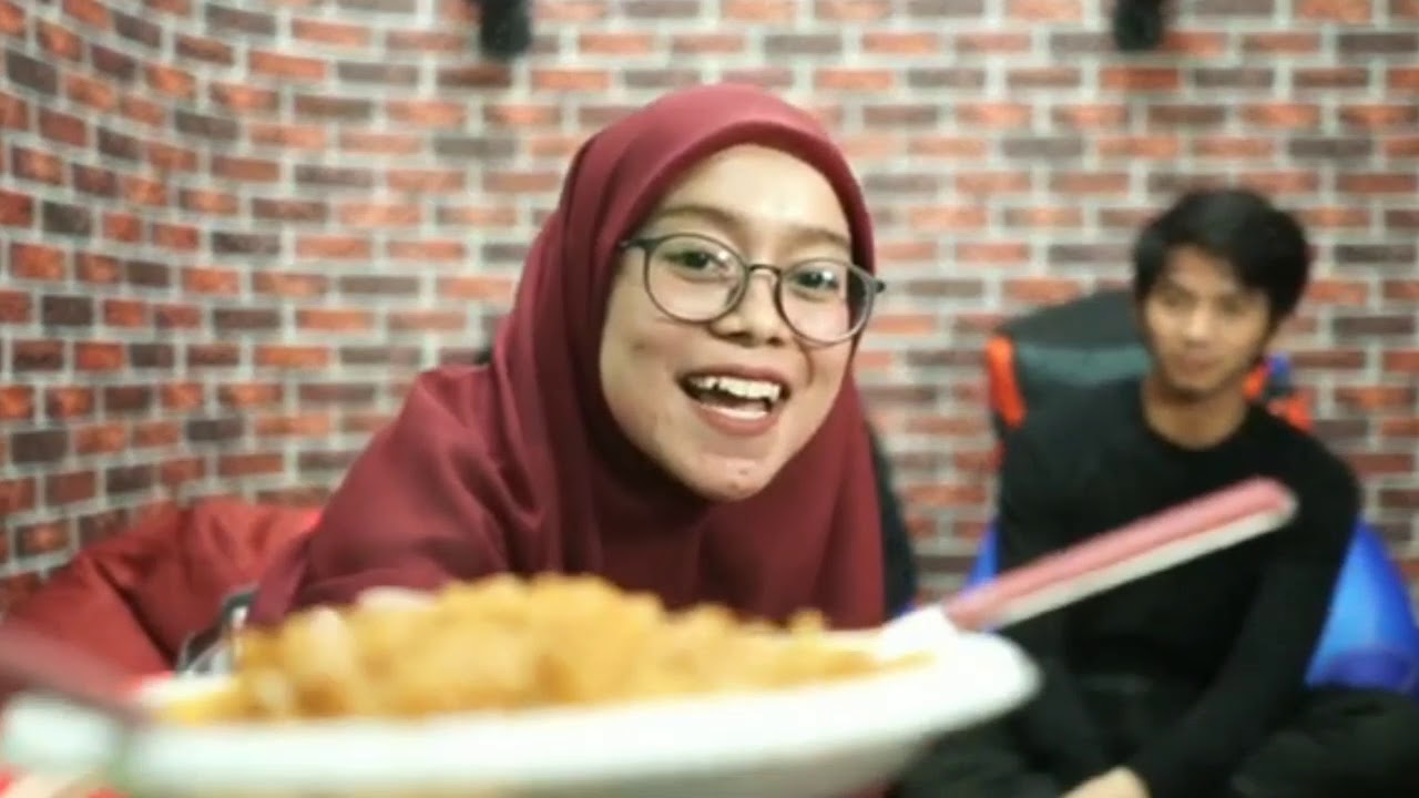 Takl Show  sambil makan mie 