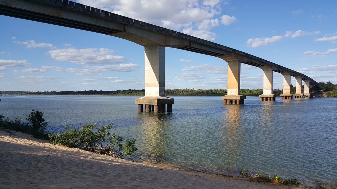 Ponte divisa de estados Tocantins e Pará sobre o Rio Araguaia em Conceição do Araguaia PA