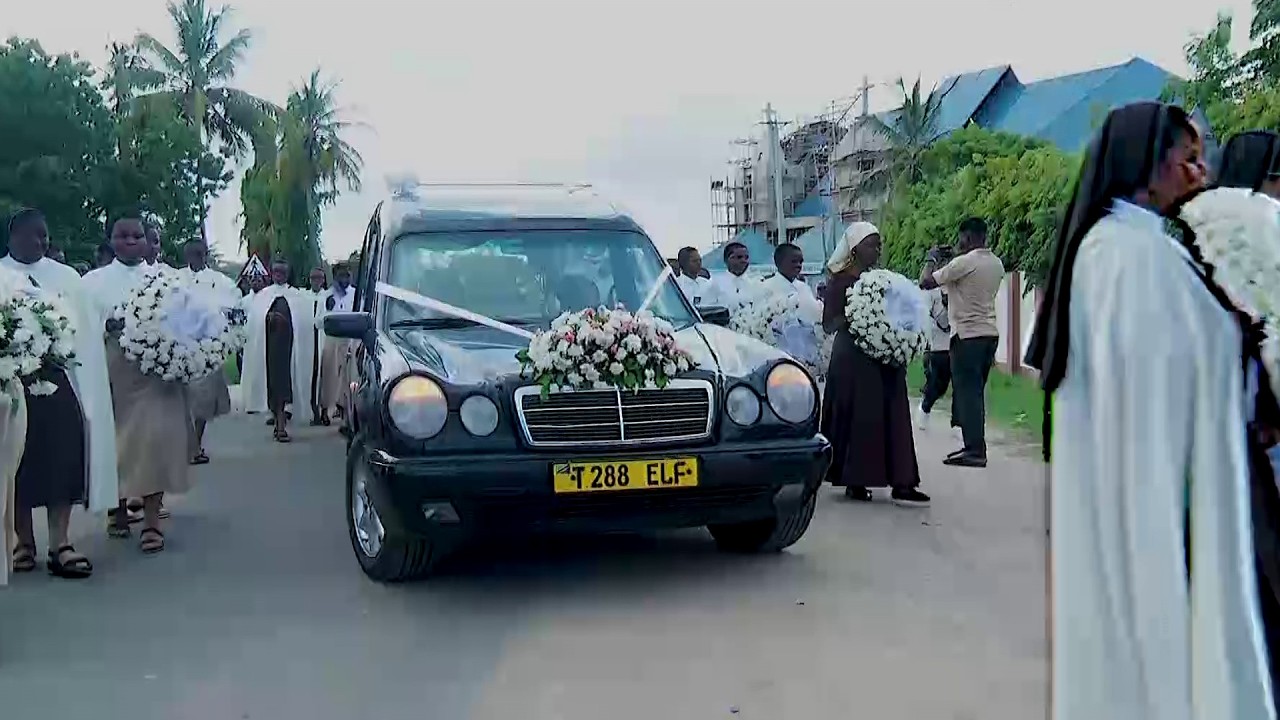 MAANDAMANO YA KUELEKEA MAKABURINI NA MAZISHI YA SR.VERONICA BAHA-BOKO,DSM