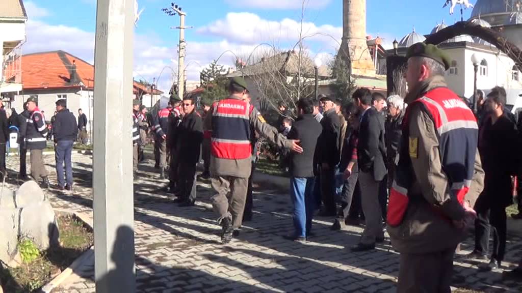 Atatürk parkındaki şelale havuz yıkıldı