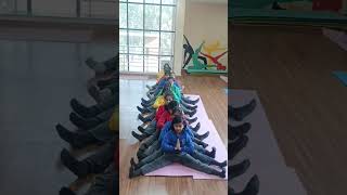 #yoga #ytshorts #bestyoga #groupyoga #viral