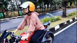 Cewe cantik naik motor Yamaha || R15 story' wa cantik