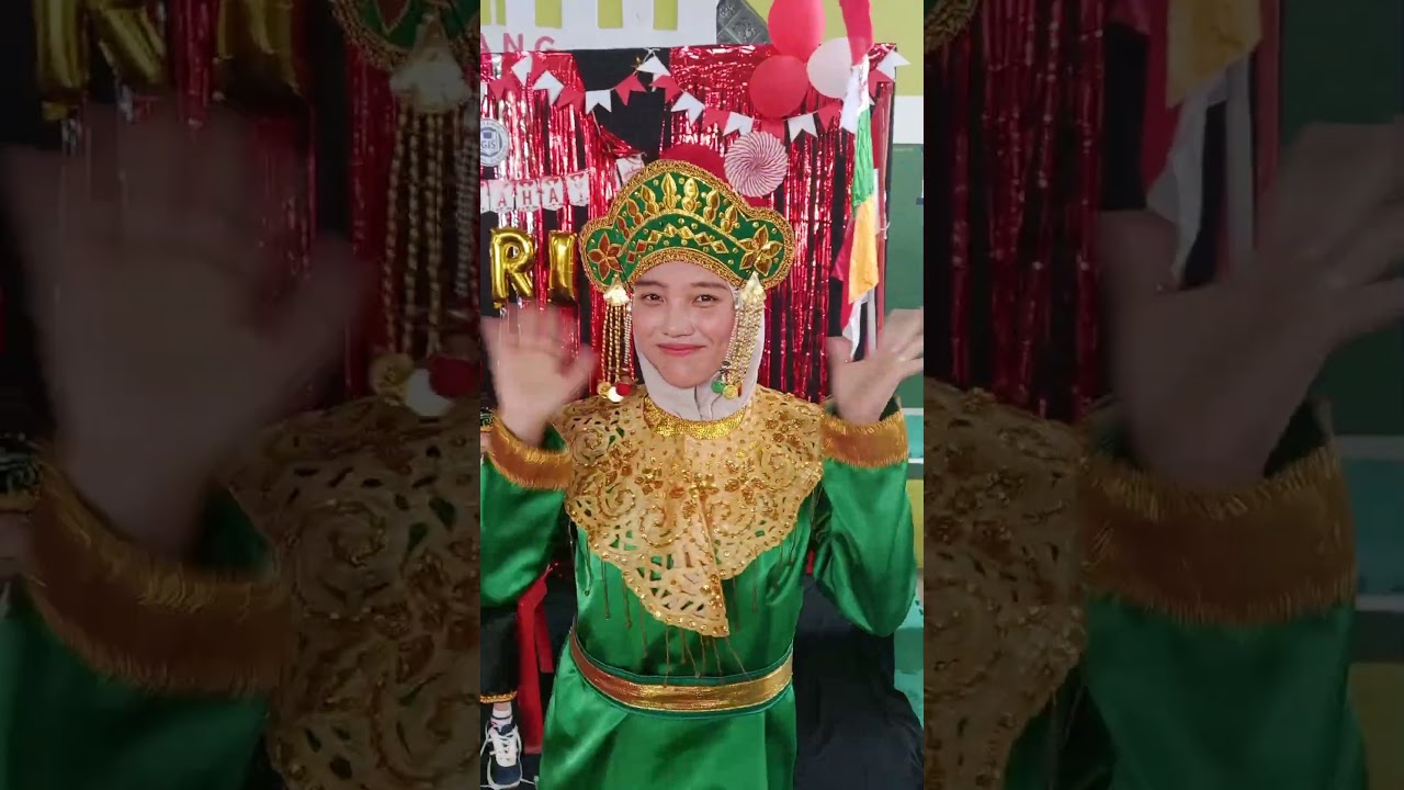 Tim Gemilang Islamic School Busana Adat Indonesia