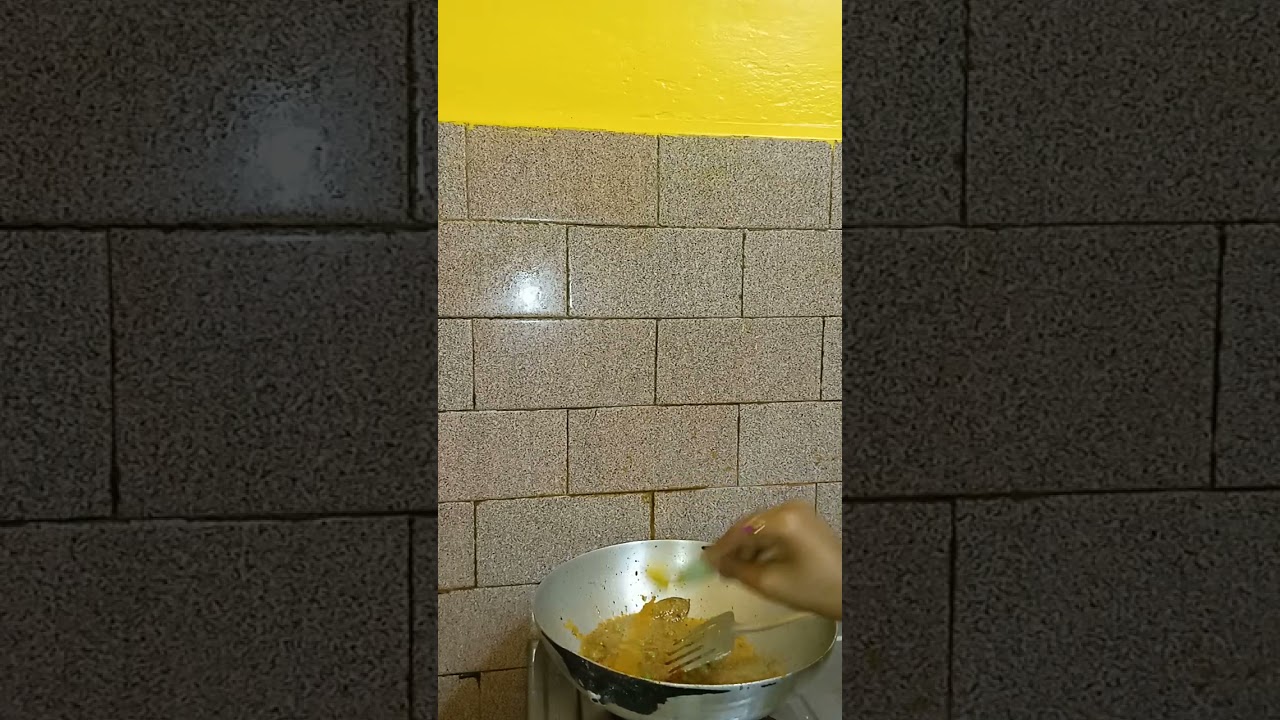 কচুরি সাথে খাবার নিরামিষ  নতুন আলুর আলুরদম। 