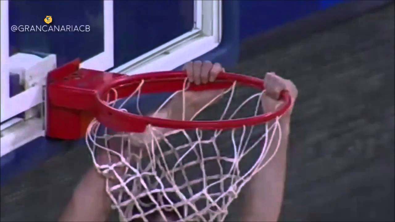 Brad Newley steal and dunk vs Hapoel Jerusalem in Eurocup | 10 Feb 2016