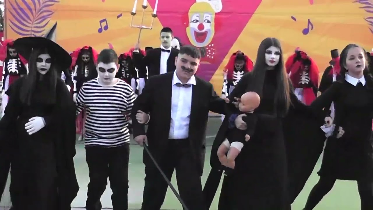 СЕМЕЈСТВОТО АДАМС