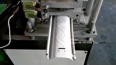 Embossing flower shutter door salt roll forming machine