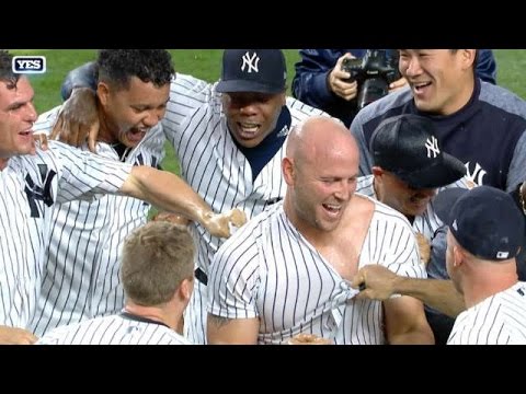 Gleyber Torres celebrates Yankees heroics with wife
