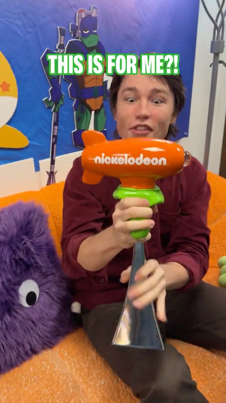 Does Owen know all the NFL cat teams?! ? | Nickelodeon #Shorts