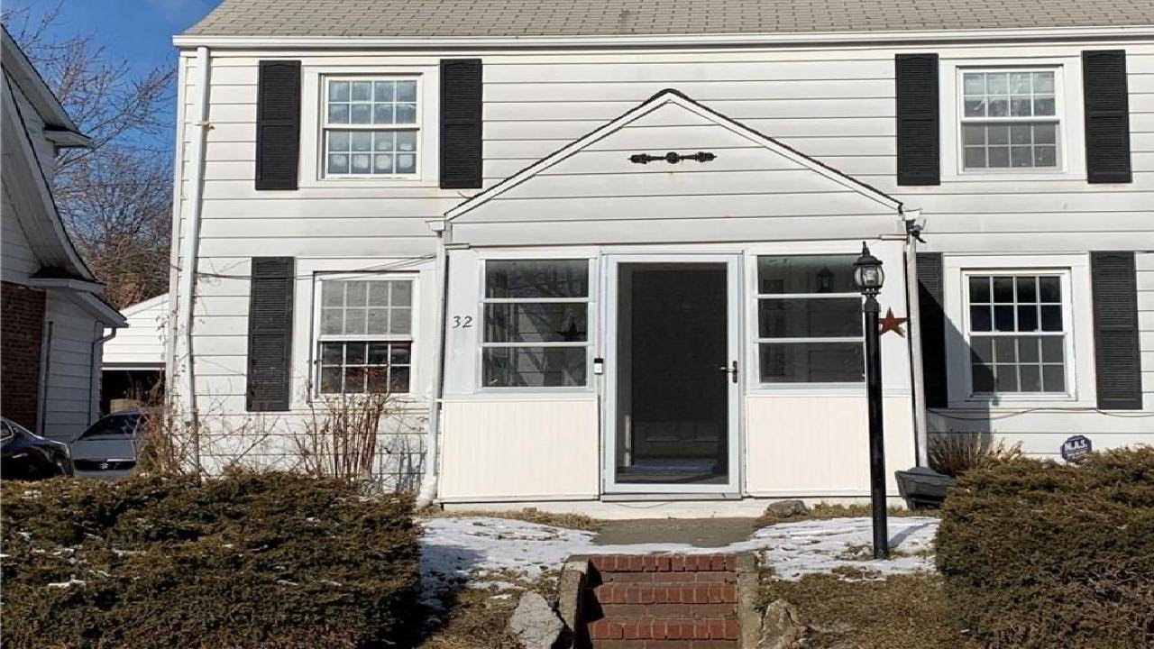 32 Roe Street, Newburgh City, NY Presented by Nicole Gold.