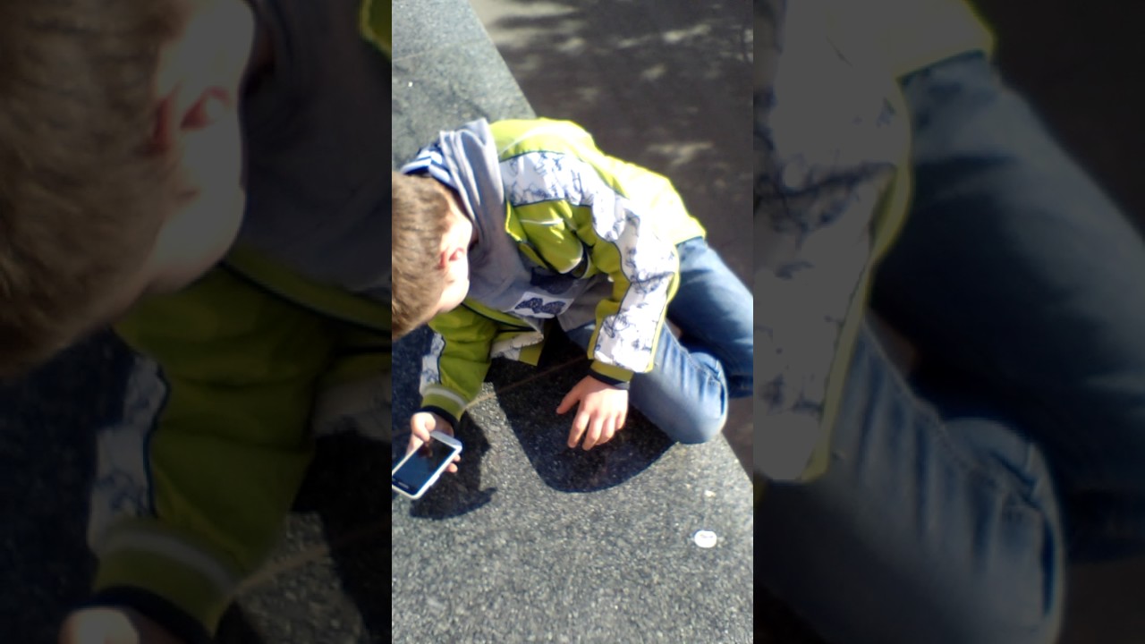 Упал крестик в машине